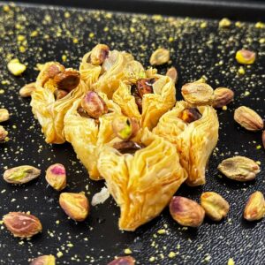 Eiun - عيون